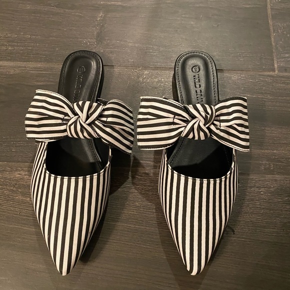 Wild Diva Lounge Shoes - Striped Bow Point Toe Slides 9